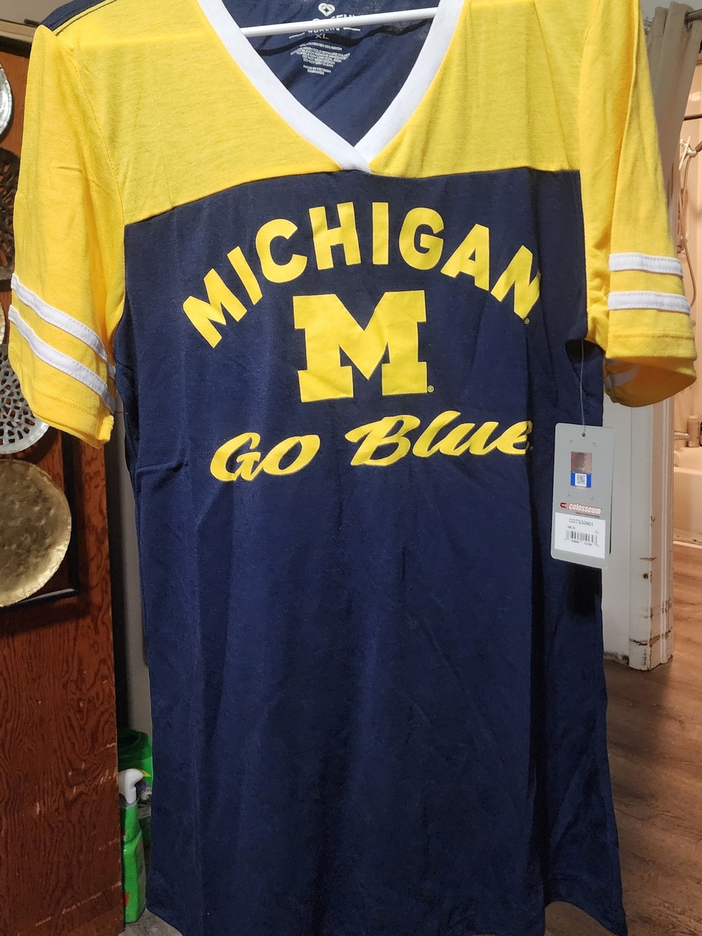 Colosseum Women'sMichigan Go Blue V-Neck Football Tee - Yellow & Navy Sz XL NWT